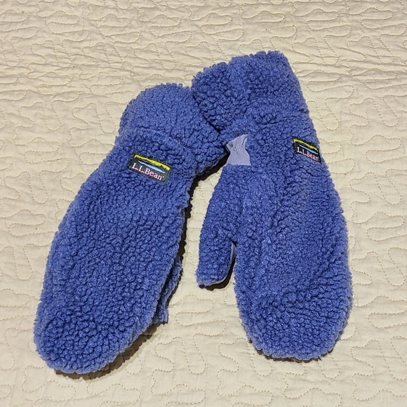 L.L. Bean Other - L.L. Bean sherpa mittens size S